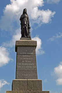 statue-sainte-barbe-bussang-1