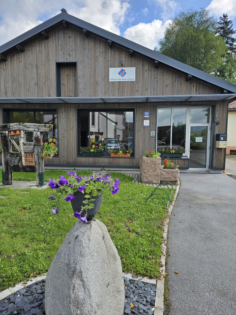 office-de-tourisme-du-menil-4