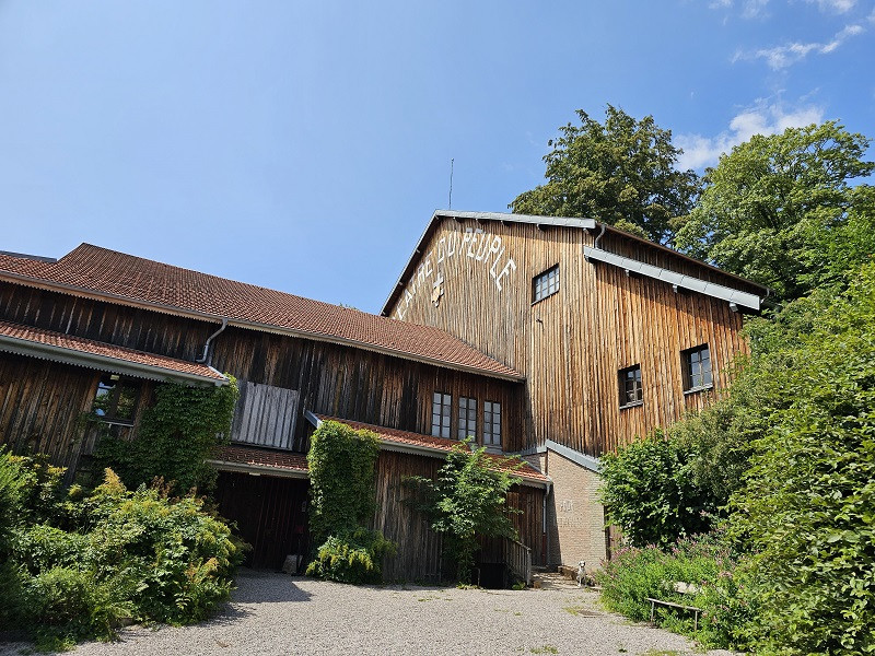 circit-tour-village-4 circit-tour-village-4