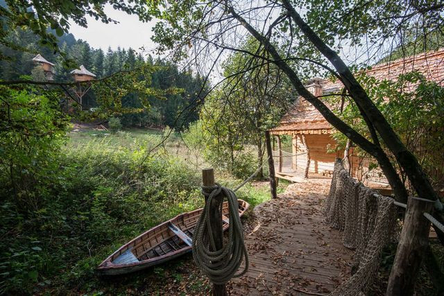 clairiere-aux-cabanes-la-bresse-1 clairiere-aux-cabanes-la-bresse-1