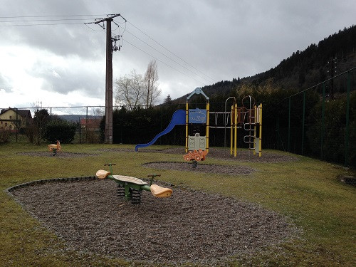 aire-de-jeux-le-menil-2 aire-de-jeux-le-menil-2