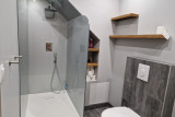 maison-mitoyenne-14-personnes-fresse-sur-moselle-salle-de-bain-3-douche