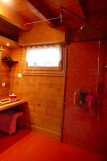 Rez de chaussée - salle de douche attenante chambre parentale  - Chalet - Location de vacances - Bussang